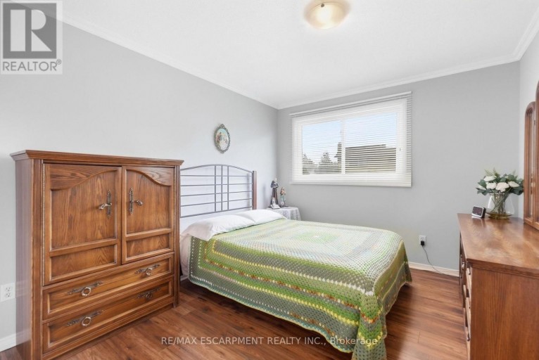 10 AUDUBON STREET N, Hamilton (Stoney Creek Mountain), Ontario, L8J1P7