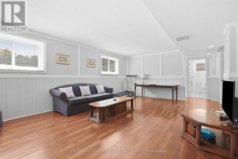 10 AUDUBON STREET N, Hamilton (Stoney Creek Mountain), Ontario, L8J1P7