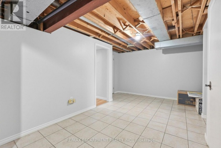 10 AUDUBON STREET N, Hamilton (Stoney Creek Mountain), Ontario, L8J1P7