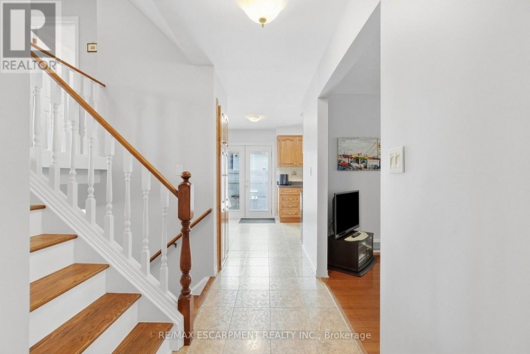 10 AUDUBON STREET N, Hamilton (Stoney Creek Mountain), Ontario, L8J1P7