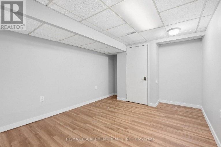 10 AUDUBON STREET N, Hamilton (Stoney Creek Mountain), Ontario, L8J1P7