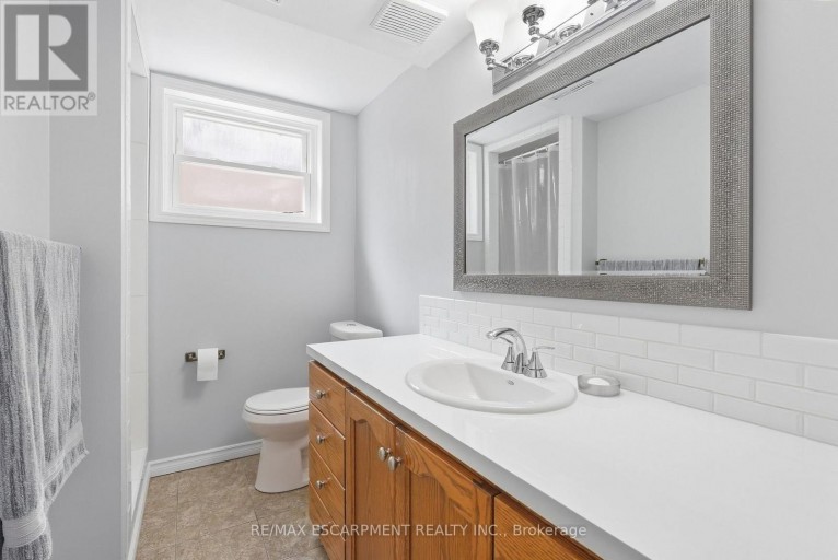 10 AUDUBON STREET N, Hamilton (Stoney Creek Mountain), Ontario, L8J1P7