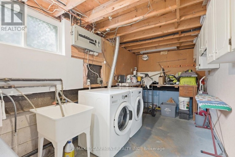 10 AUDUBON STREET N, Hamilton (Stoney Creek Mountain), Ontario, L8J1P7
