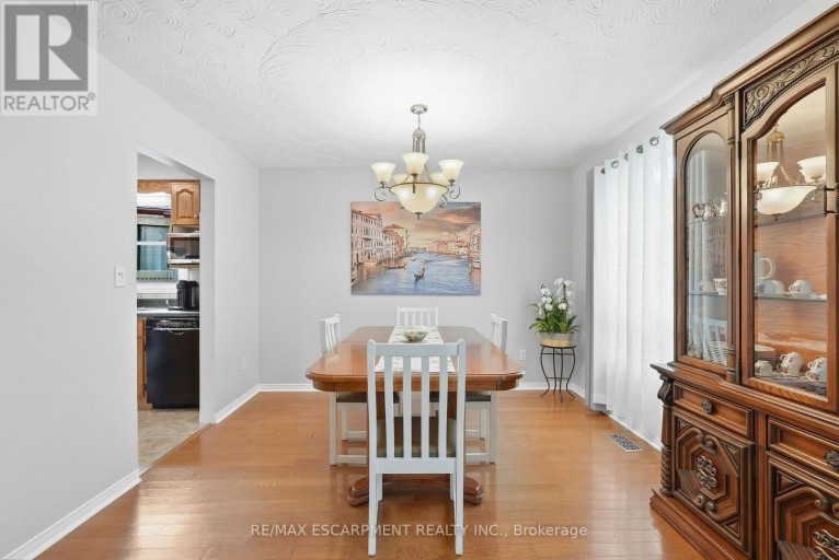 10 AUDUBON STREET N, Hamilton (Stoney Creek Mountain), Ontario, L8J1P7