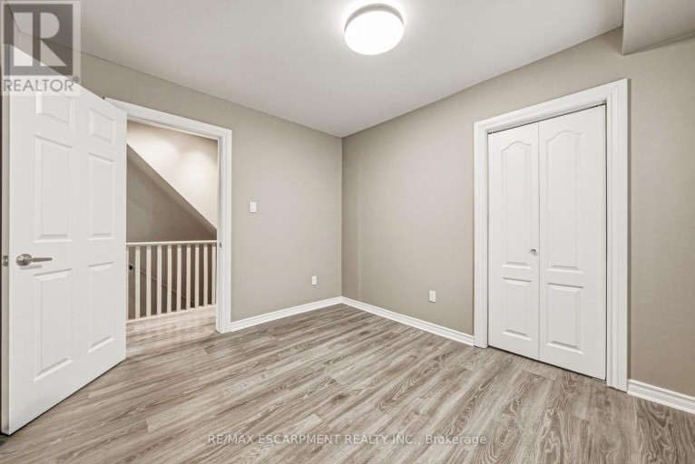 218 GROSVENOR AVENUE N, Hamilton (Crown Point), Ontario, L8L7S9