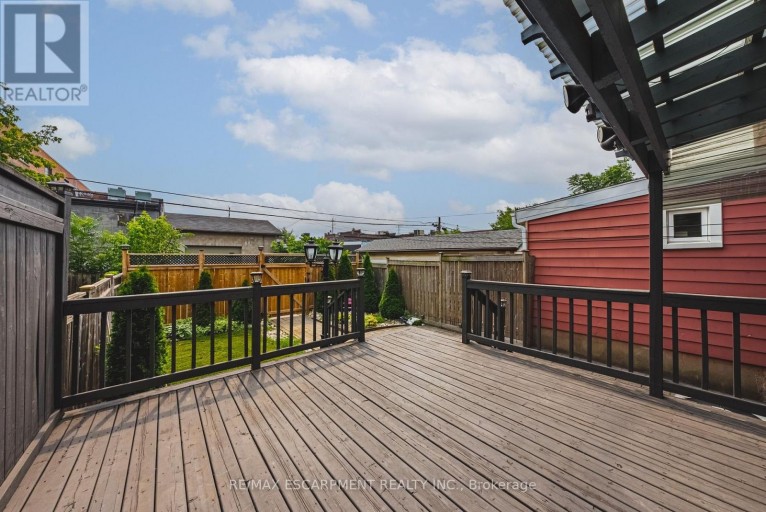 218 GROSVENOR AVENUE N, Hamilton (Crown Point), Ontario, L8L7S9