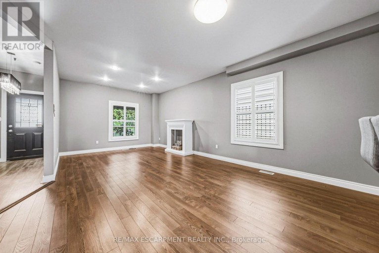 218 GROSVENOR AVENUE N, Hamilton (Crown Point), Ontario, L8L7S9