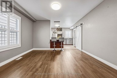 218 GROSVENOR AVENUE N Hamilton (Crown Point) Ontario photo 7