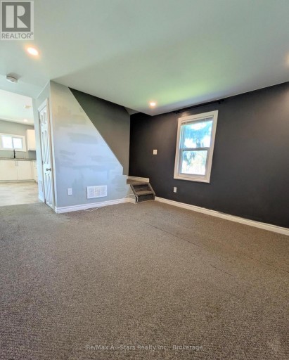 5-7 WELDON ROAD, Kawartha Lakes (Lindsay), Ontario, K9V4R6