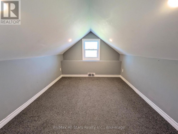 5-7 WELDON ROAD, Kawartha Lakes (Lindsay), Ontario, K9V4R6