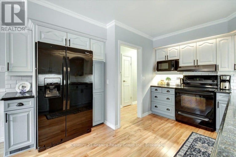 5 FOREST HILL ROAD, Bancroft (Bancroft Ward), Ontario, K0L1C0