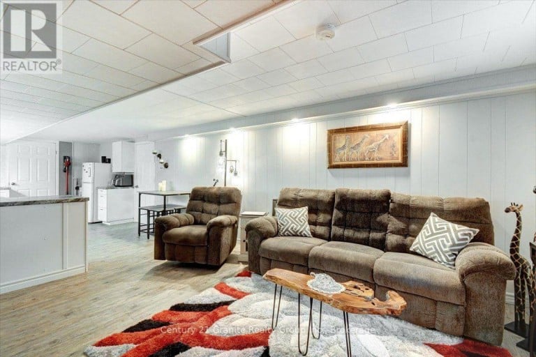 5 FOREST HILL ROAD, Bancroft (Bancroft Ward), Ontario, K0L1C0