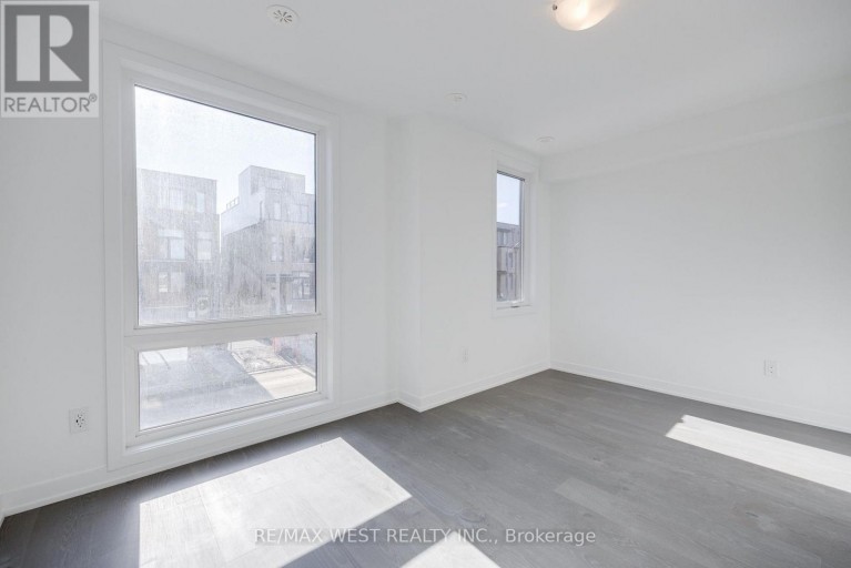 122 GREEN GARDENS BOULEVARD, Toronto (Englemount-Lawrence), Ontario, M6A0E5