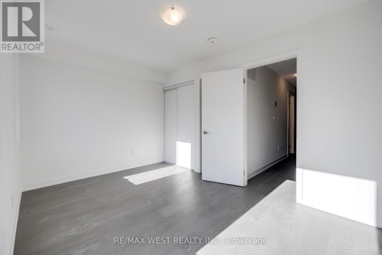 122 GREEN GARDENS BOULEVARD, Toronto (Englemount-Lawrence), Ontario, M6A0E5