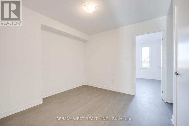 122 GREEN GARDENS BOULEVARD, Toronto (Englemount-Lawrence), Ontario, M6A0E5