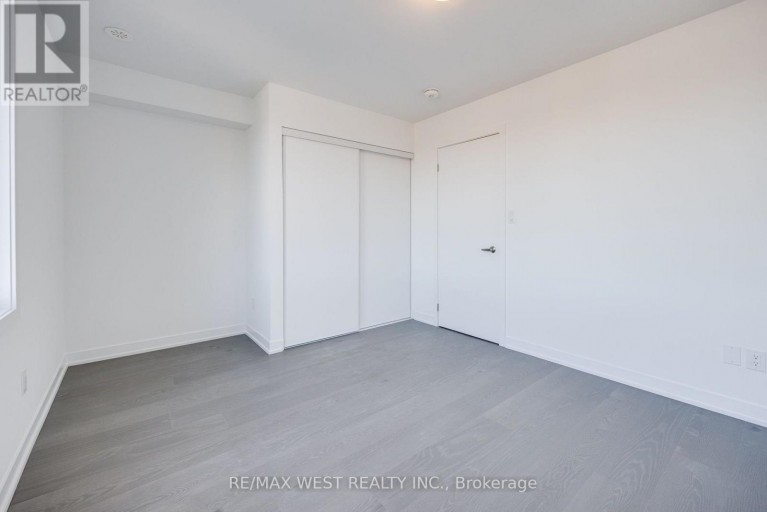 122 GREEN GARDENS BOULEVARD, Toronto (Englemount-Lawrence), Ontario, M6A0E5