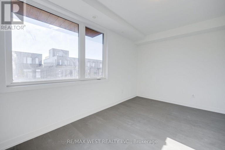122 GREEN GARDENS BOULEVARD, Toronto (Englemount-Lawrence), Ontario, M6A0E5