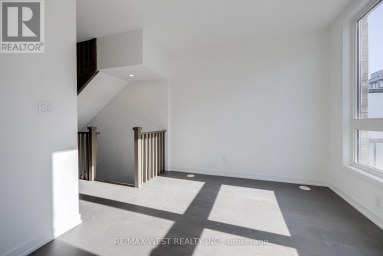 122 GREEN GARDENS BOULEVARD Toronto (Englemount-Lawrence) Ontario photo 2