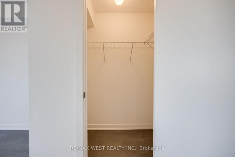 122 GREEN GARDENS BOULEVARD, Toronto (Englemount-Lawrence), Ontario, M6A0E5