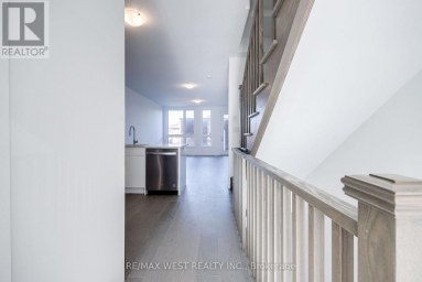 122 GREEN GARDENS BOULEVARD Toronto (Englemount-Lawrence) Ontario photo 4