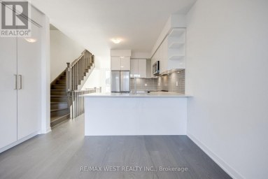 122 GREEN GARDENS BOULEVARD Toronto (Englemount-Lawrence) Ontario photo 8