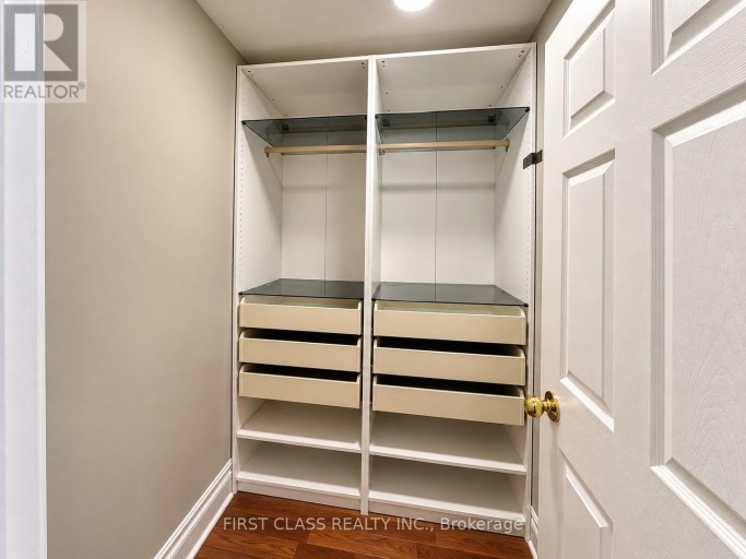 207 - 1231 YONGE STREET, Toronto (Rosedale-Moore Park), Ontario, M4T2T8