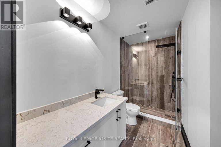 15 DEBLYN DRIVE E, Toronto (L'Amoreaux), Ontario, M1S1J4