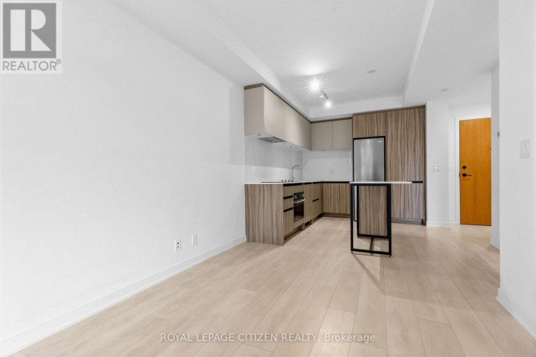 B-0103 - 7950 BATHURST STREET, Vaughan (Beverley Glen), Ontario, L4J0L4