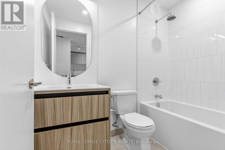 B-0103 - 7950 BATHURST STREET, Vaughan (Beverley Glen), Ontario, L4J0L4