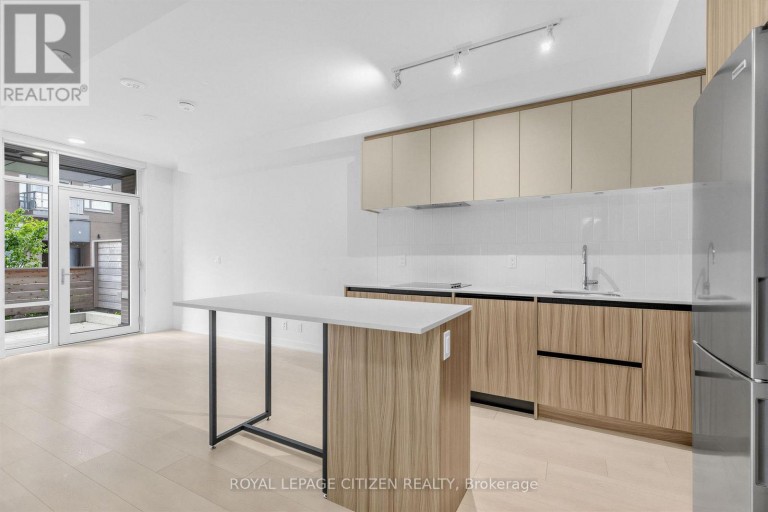 B-0103 - 7950 BATHURST STREET, Vaughan (Beverley Glen), Ontario, L4J0L4