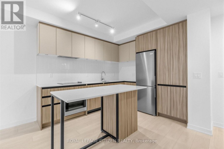 B-0103 - 7950 BATHURST STREET, Vaughan (Beverley Glen), Ontario, L4J0L4