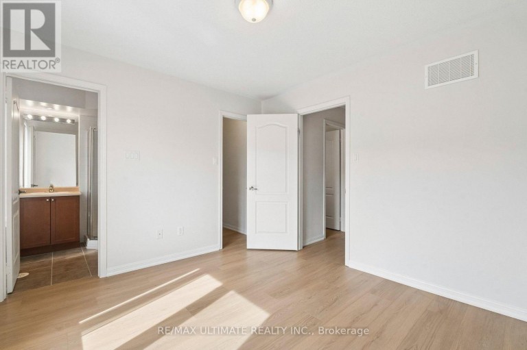 26 WALTER DOVE COURT, Aurora (Bayview Wellington), Ontario, L4G0S8