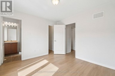 26 WALTER DOVE COURT Aurora (Bayview Wellington) Ontario photo 13