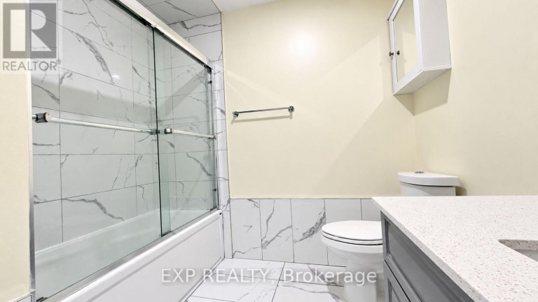 3425 LADDIE CRESCENT, Mississauga (Malton), Ontario, L4T1N2