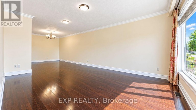 3425 LADDIE CRESCENT, Mississauga (Malton), Ontario, L4T1N2