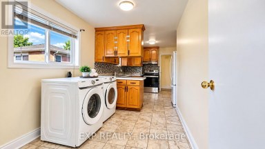 3425 LADDIE CRESCENT Mississauga (Malton) Ontario photo 7