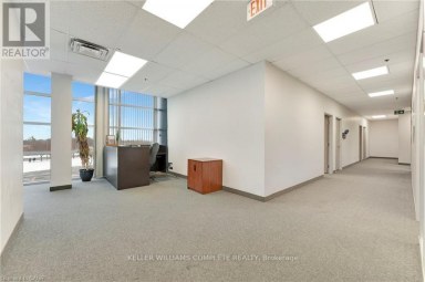 2189 SPEERS ROAD Oakville (BR Bronte) Ontario photo 2