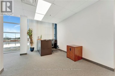 2189 SPEERS ROAD Oakville (BR Bronte) Ontario photo 3