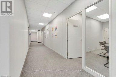 2189 SPEERS ROAD Oakville (BR Bronte) Ontario photo 4