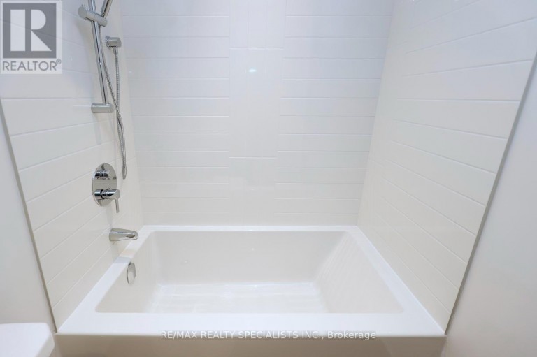 3804 - 448 BURNHAMTHORPE ROAD W, Mississauga (City Centre), Ontario, L5B0R4