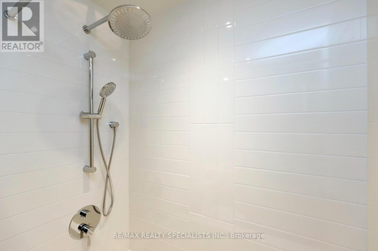 3804 - 448 BURNHAMTHORPE ROAD W, Mississauga (City Centre), Ontario, L5B0R4