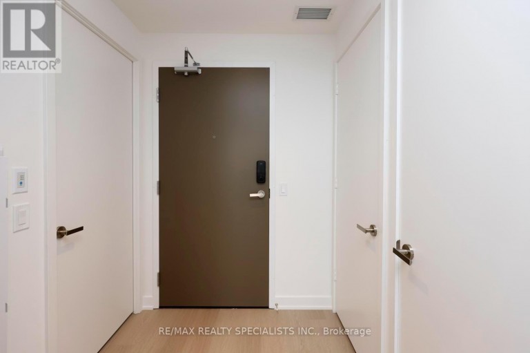4604 - 448 BURNHAMTHORPE ROAD W, Mississauga (City Centre), Ontario, L5B0R4