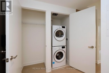 4604 - 448 BURNHAMTHORPE ROAD W Mississauga (City Centre) Ontario photo 5