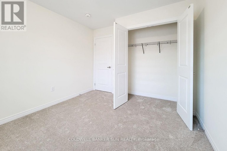 82 PINOT CRESCENT, Hamilton (Fruitland), Ontario, L8E0J9