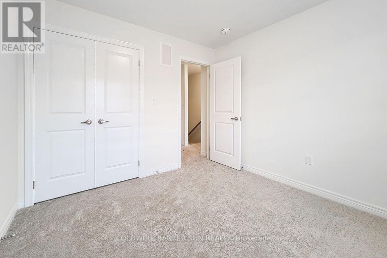 82 PINOT CRESCENT, Hamilton (Fruitland), Ontario, L8E0J9