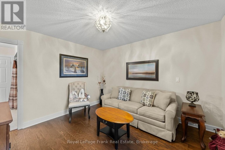 403 - 1 SHERWOOD STREET, Kawartha Lakes (Bobcaygeon), Ontario, K0M1A0