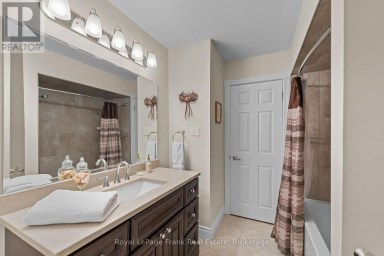 403 - 1 SHERWOOD STREET Kawartha Lakes (Bobcaygeon) Ontario photo 25
