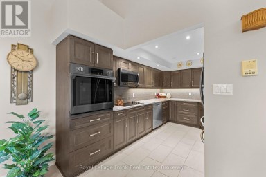 403 - 1 SHERWOOD STREET Kawartha Lakes (Bobcaygeon) Ontario photo 4