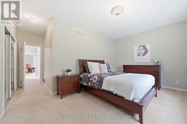 35 PENNY LANE Belleville (Belleville Ward) Ontario photo 32