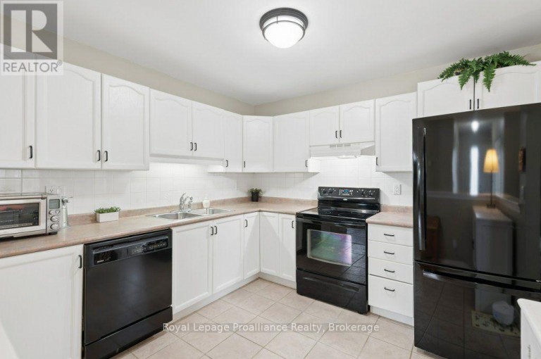 20 - 351 CANNIFTON ROAD N, Belleville (Thurlow Ward), Ontario, K8N4Z6